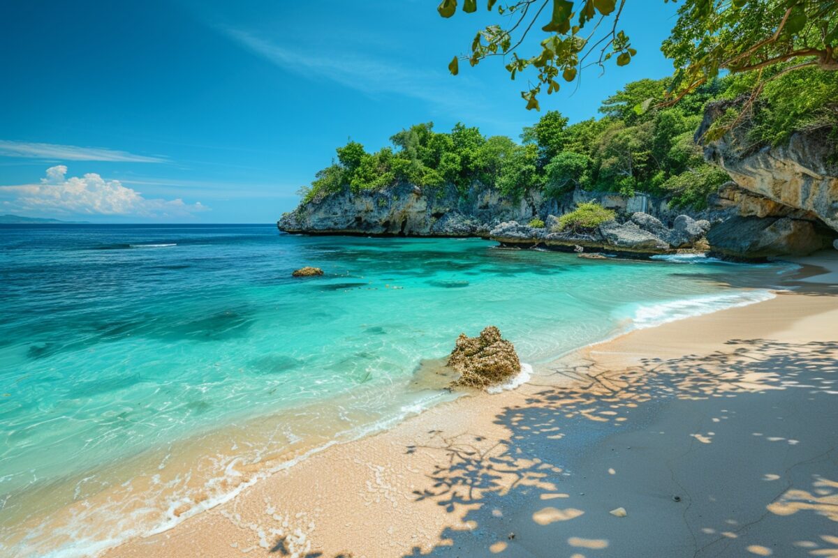 Voici les secrets de Minorque : une exploration unique entre plages idylliques et patrimoine caché